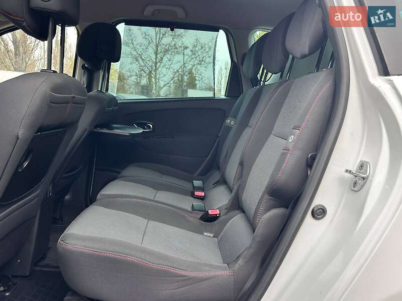 Мінівен Renault Scenic 2012 в Одесі фото 24 Мінівен Renault Scenic 2012 в Одесі