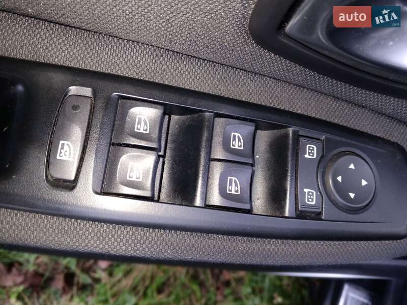 Минивэн Renault Scenic 2010 в Красилове фото 28 Минивэн Renault Scenic 2010 в Красилове