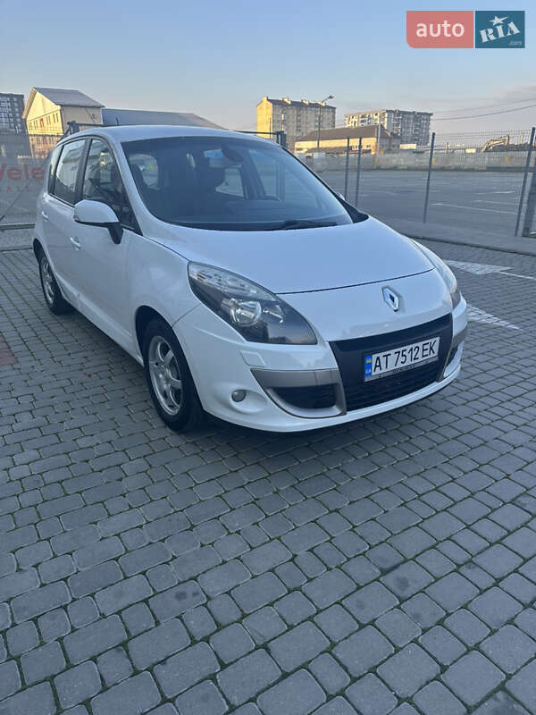 Минивэн Renault Scenic 2011 в Ивано-Франковске фото Минивэн Renault Scenic 2011 в Ивано-Франковске