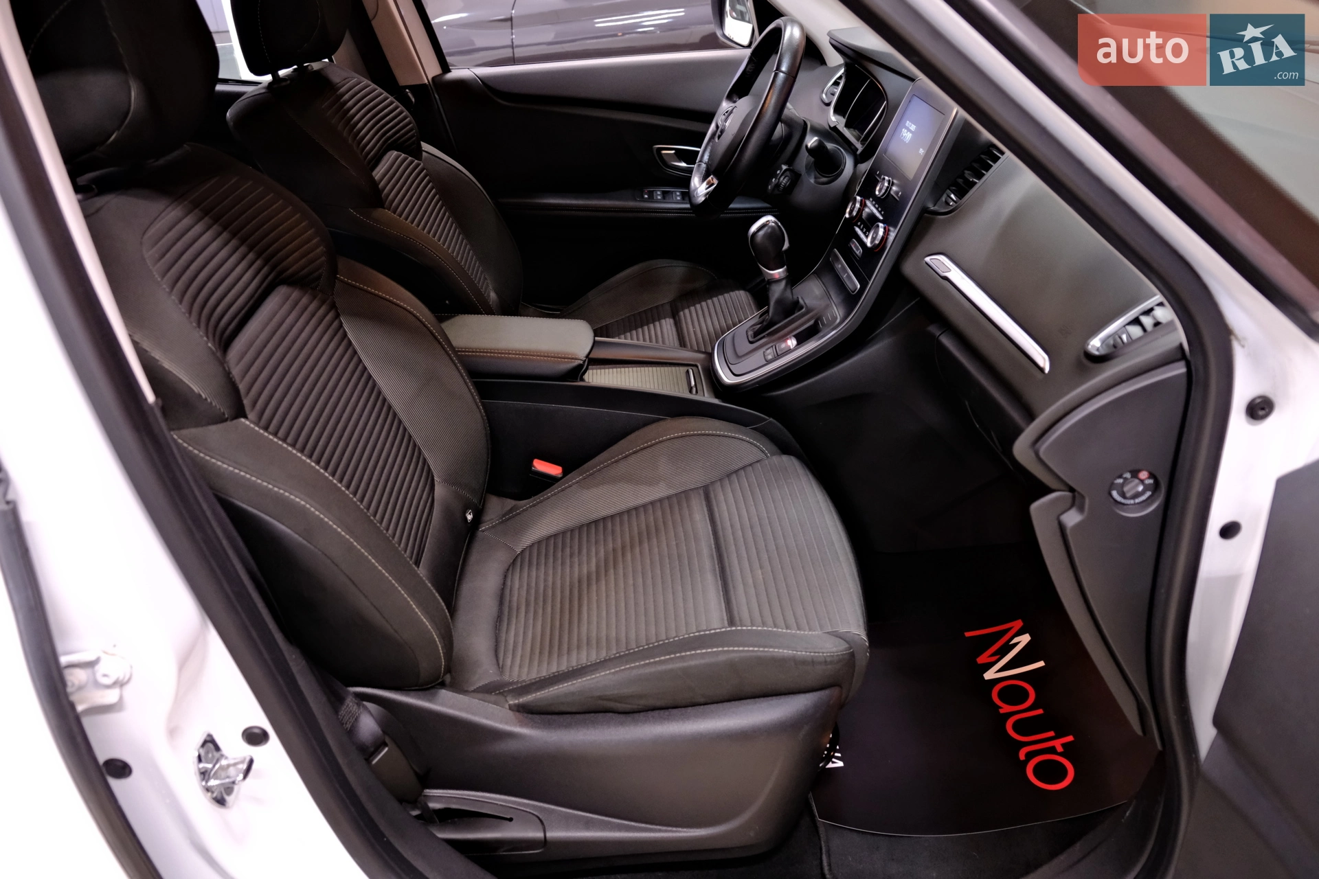 2017 Renault Scenic - мініатюра 43