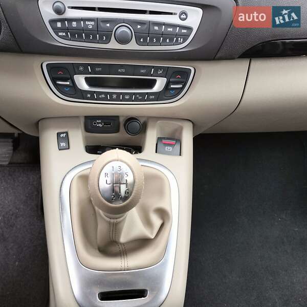 Мінівен Renault Scenic 2011 в Рівному