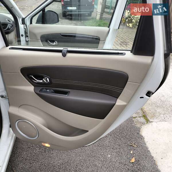 Мінівен Renault Scenic 2011 в Рівному