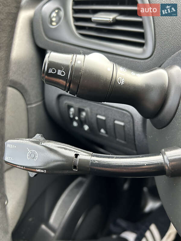 Мінівен Renault Scenic 2013 в Полтаві фото 25 Мінівен Renault Scenic 2013 в Полтаві