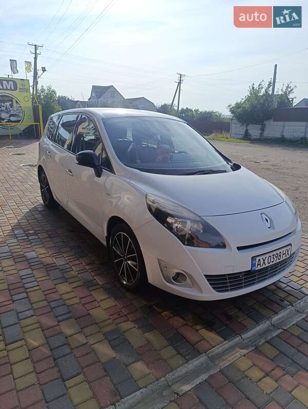 Мінівен Renault Scenic 2011 в Новій Водолагі