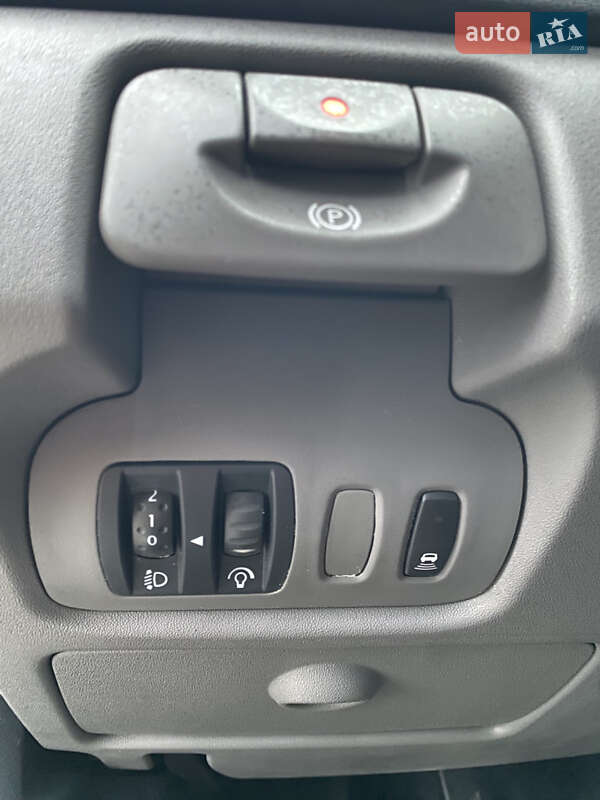 Минивэн Renault Scenic 2006 в Белогородке