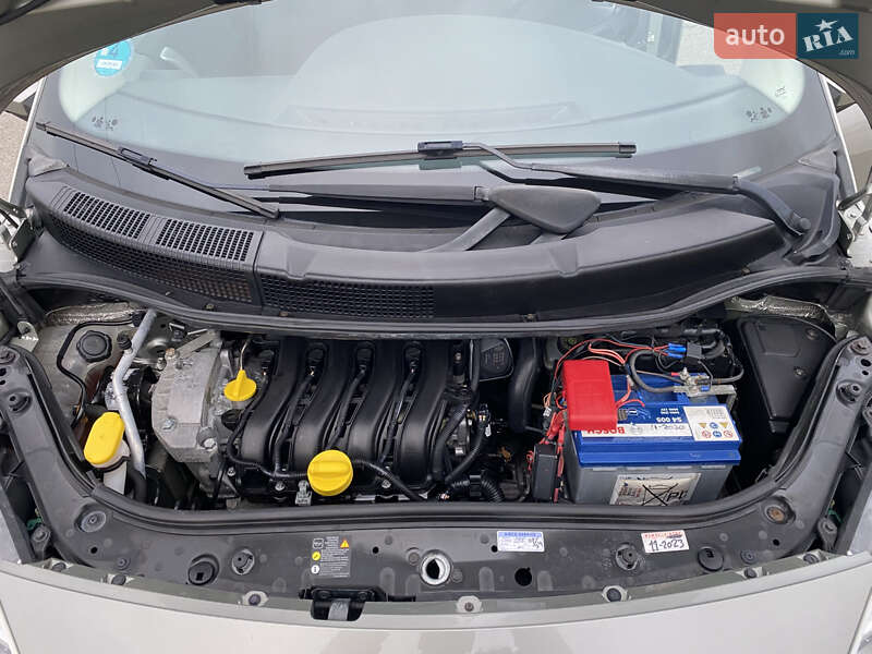 Минивэн Renault Scenic 2006 в Белогородке