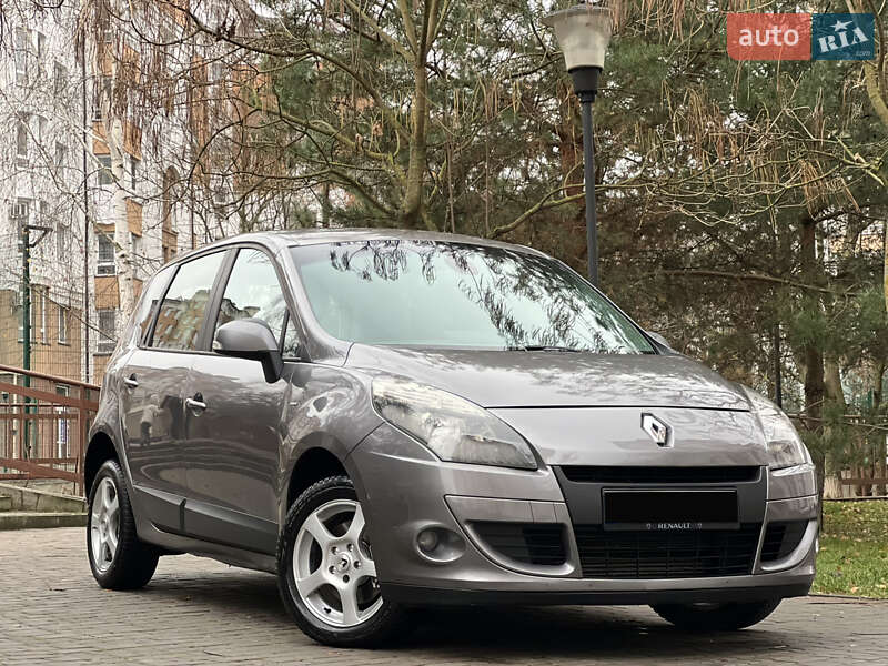 Мінівен Renault Scenic 2010 в Івано-Франківську