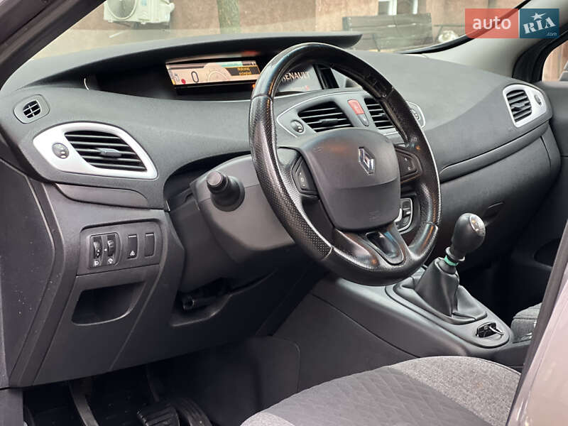 Мінівен Renault Scenic 2010 в Івано-Франківську