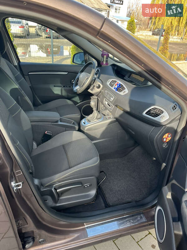 Минивэн Renault Scenic 2010 в Бродах