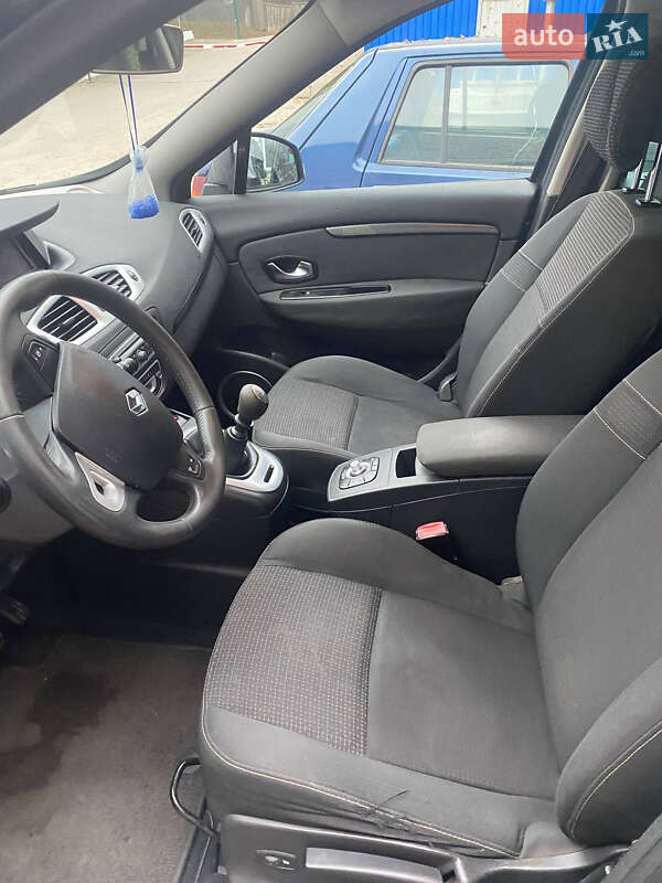 Мінівен Renault Scenic 2010 в Гостомелі
