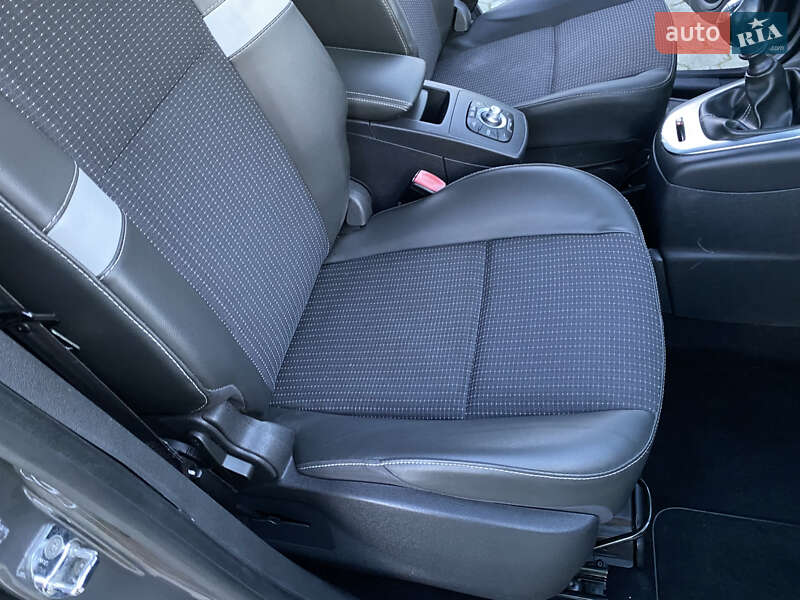 Мінівен Renault Scenic 2013 в Дубні