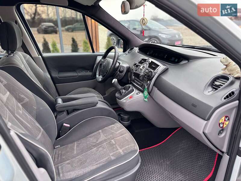 Мінівен Renault Scenic 2004 в Коломиї