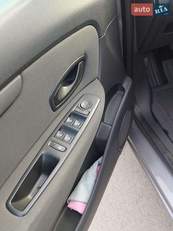 Минивэн Renault Scenic 2011 в Софиевской Борщаговке фото 11 Минивэн Renault Scenic 2011 в Софиевской Борщаговке