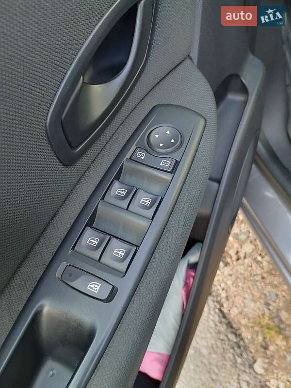 Минивэн Renault Scenic 2011 в Софиевской Борщаговке фото 15 Минивэн Renault Scenic 2011 в Софиевской Борщаговке