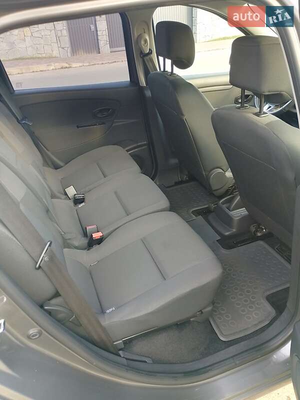 Минивэн Renault Scenic 2011 в Софиевской Борщаговке фото 21 Минивэн Renault Scenic 2011 в Софиевской Борщаговке