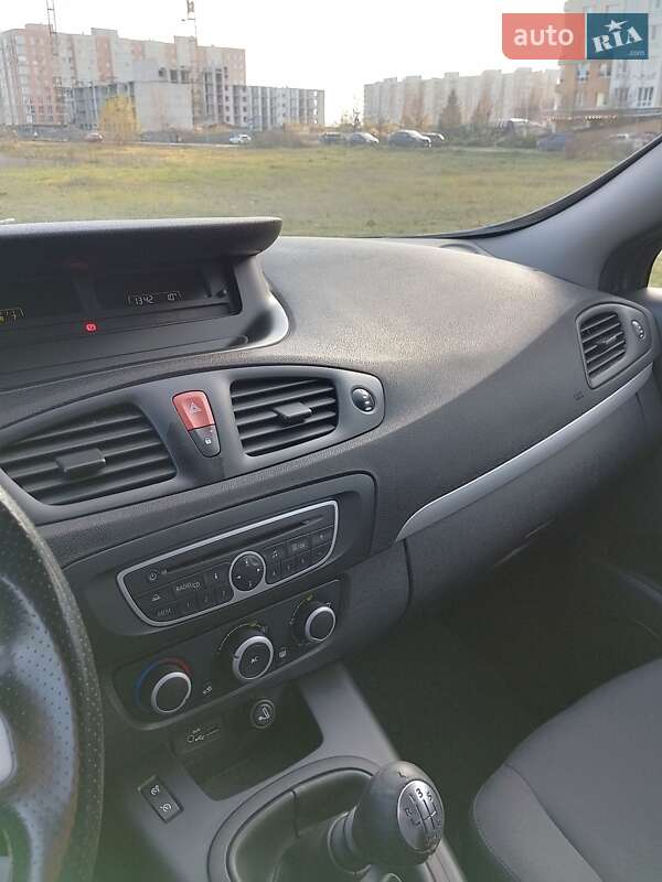 Минивэн Renault Scenic 2011 в Софиевской Борщаговке фото 22 Минивэн Renault Scenic 2011 в Софиевской Борщаговке