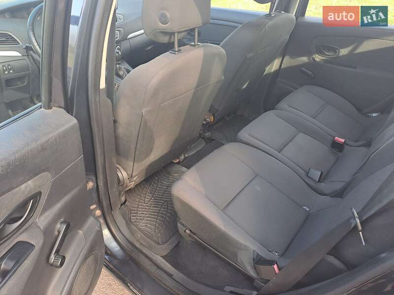 Минивэн Renault Scenic 2011 в Каменском