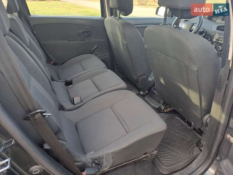 Минивэн Renault Scenic 2011 в Каменском