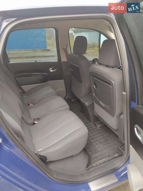 Минивэн Renault Scenic 2007 в Остроге