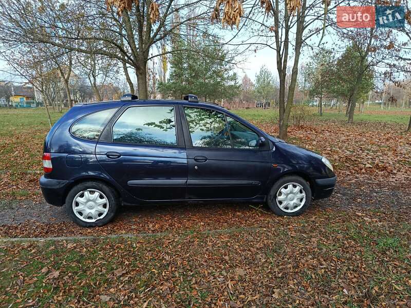 Мінівен Renault Scenic 2000 в Рівному