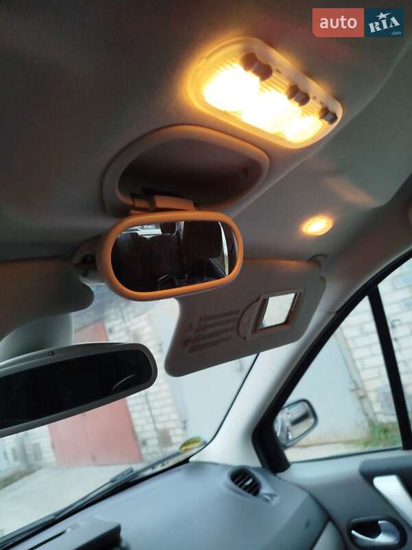 Минивэн Renault Scenic 2005 в Запорожье