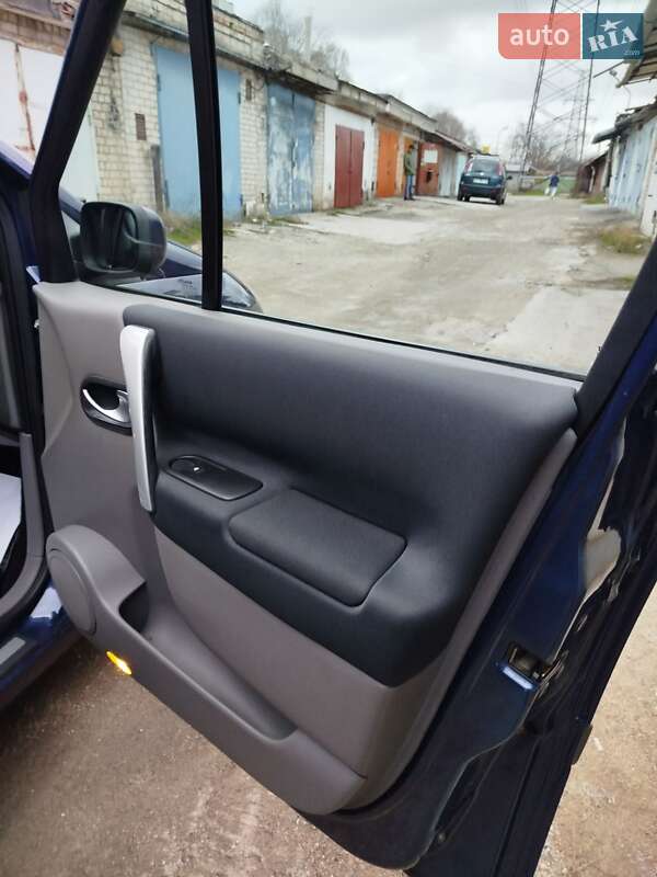 Минивэн Renault Scenic 2005 в Запорожье