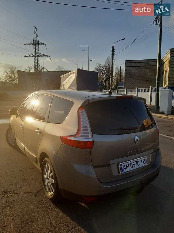 Минивэн Renault Scenic 2010 в Киеве фото 5 Минивэн Renault Scenic 2010 в Киеве