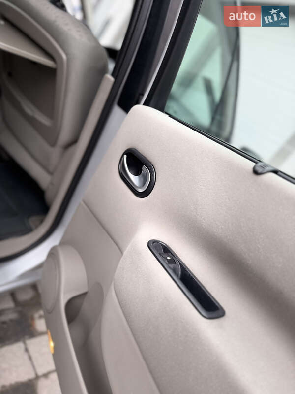 Минивэн Renault Scenic 2005 в Дрогобыче фото 69 Минивэн Renault Scenic 2005 в Дрогобыче