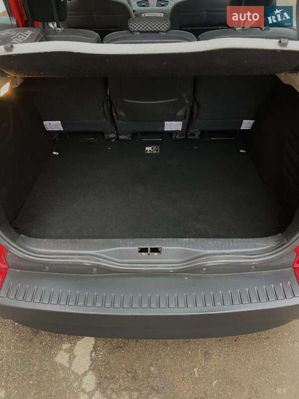 Мінівен Renault Scenic 2011 в Рівному