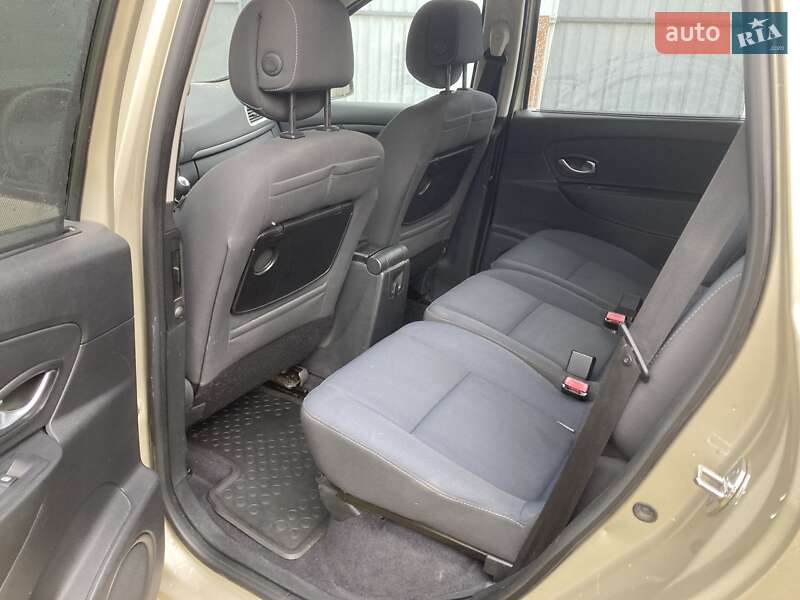 Мінівен Renault Scenic 2009 в Миргороді