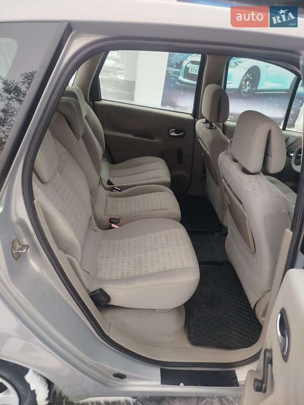 Минивэн Renault Scenic 2003 в Ровно