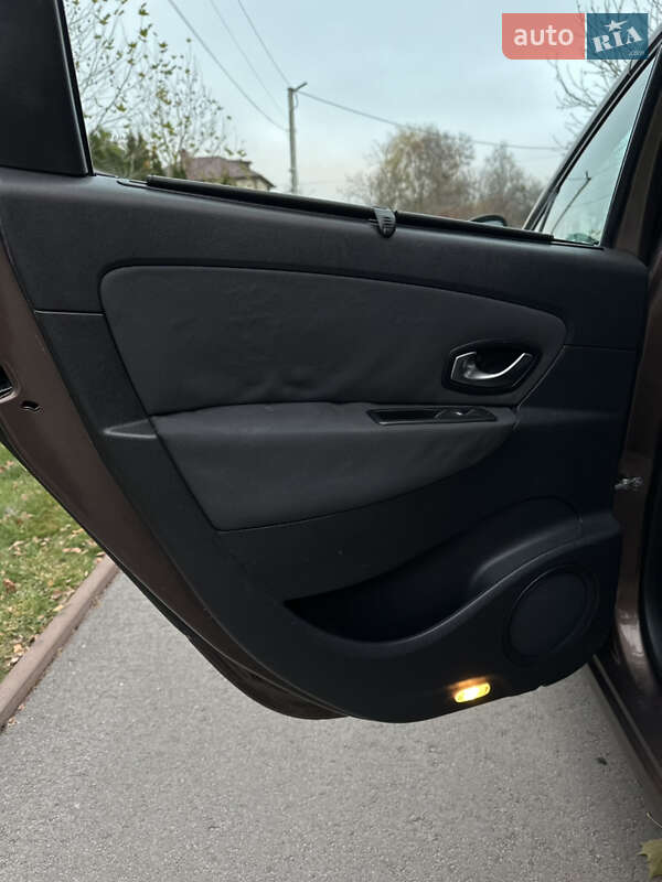 Минивэн Renault Scenic 2010 в Дубно фото 31 Минивэн Renault Scenic 2010 в Дубно