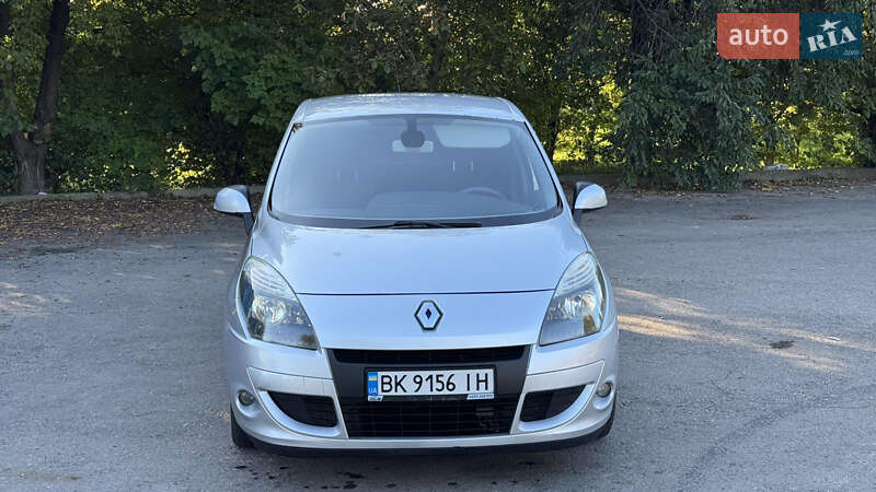 Минивэн Renault Scenic 2009 в Ровно