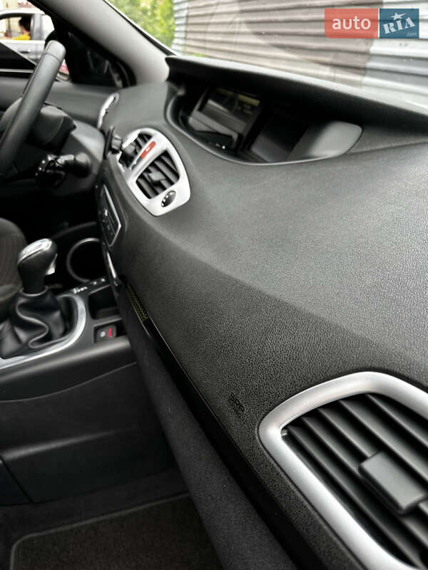 Минивэн Renault Scenic 2009 в Ровно