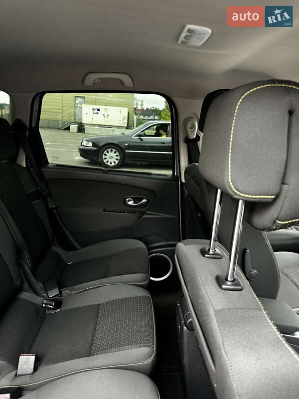 Минивэн Renault Scenic 2009 в Ровно