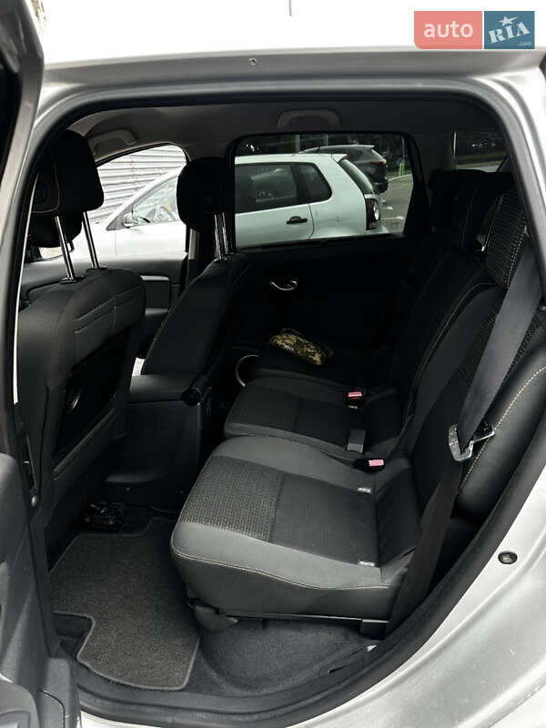 Минивэн Renault Scenic 2009 в Ровно