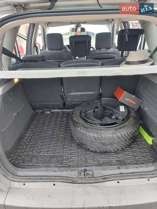 Минивэн Renault Scenic 2006 в Полтаве