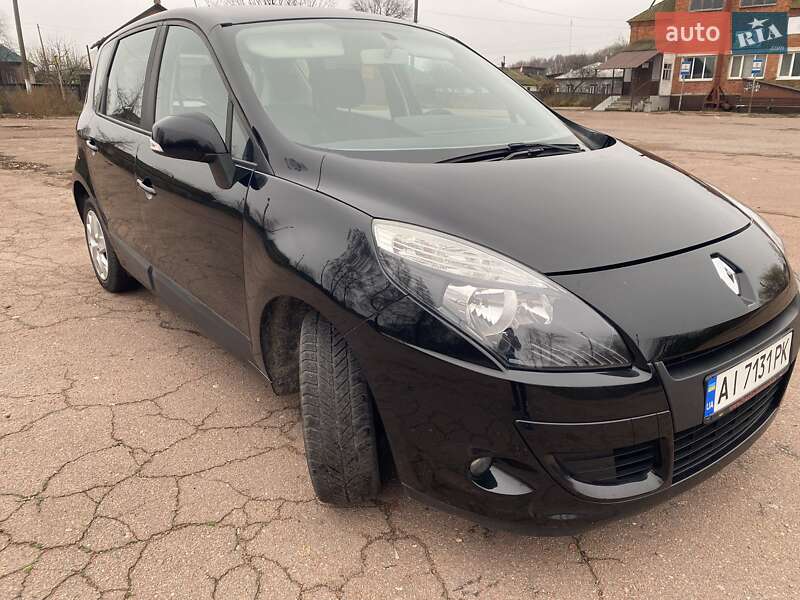 Минивэн Renault Scenic 2011 в Борзне