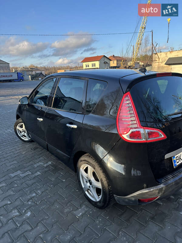 Мінівен Renault Scenic 2011 в Костопілі