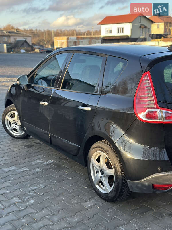 Мінівен Renault Scenic 2011 в Костопілі