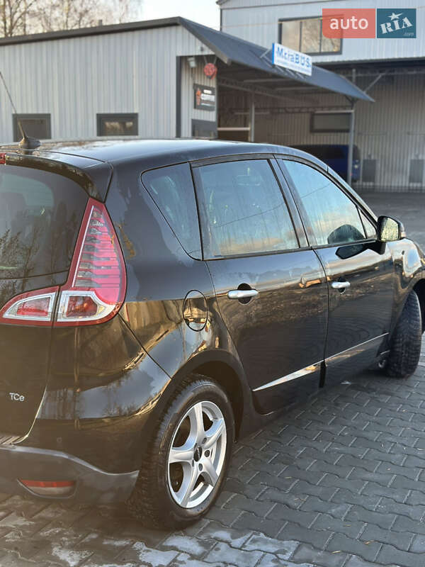Мінівен Renault Scenic 2011 в Костопілі