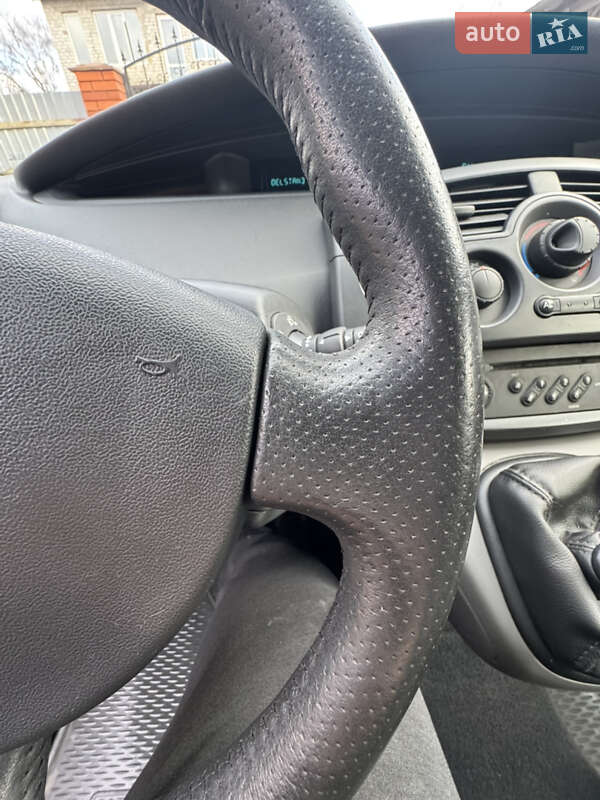 Минивэн Renault Scenic 2007 в Чернигове