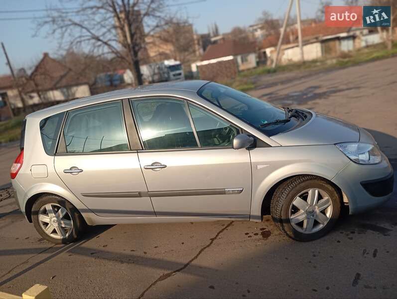 Минивэн Renault Scenic 2004 в Кривом Роге