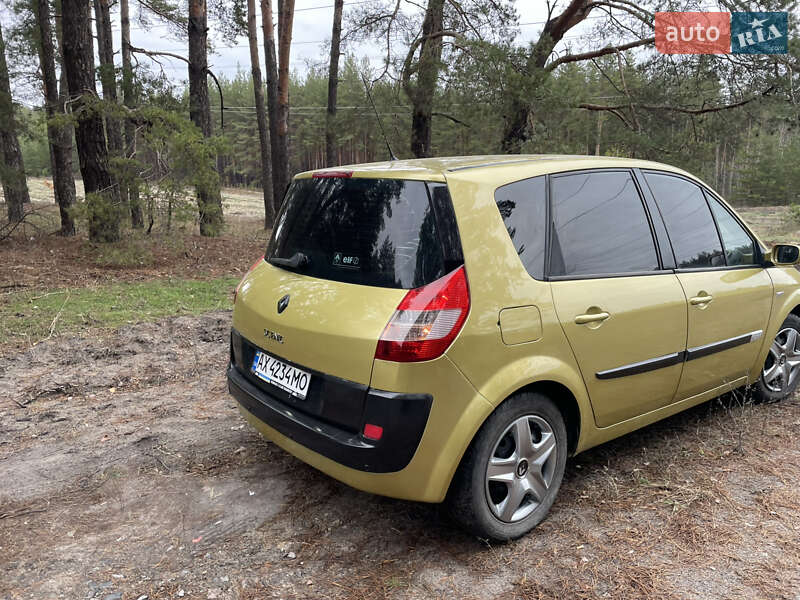 Мінівен Renault Scenic 2005 в Зміїві