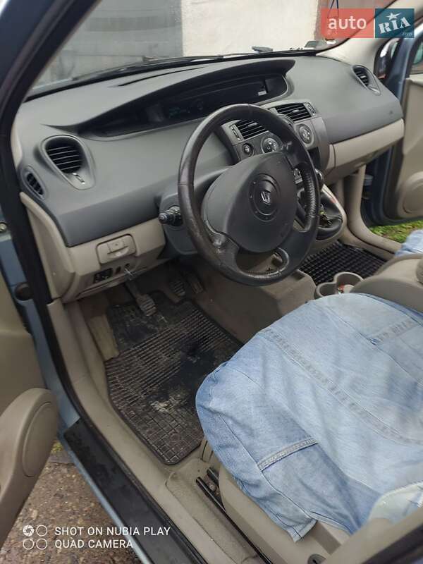 Минивэн Renault Scenic 2004 в Владимире