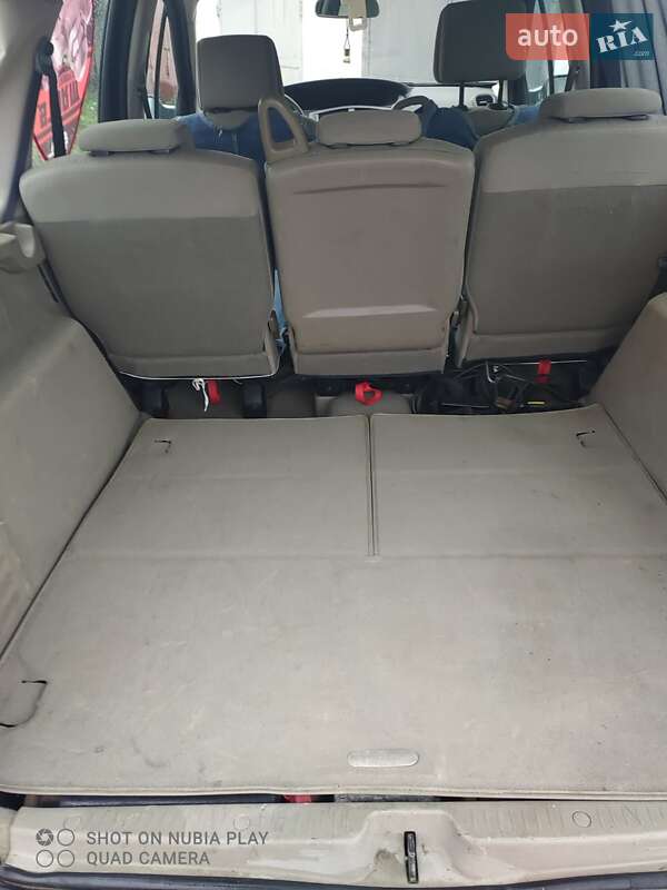 Минивэн Renault Scenic 2004 в Владимире