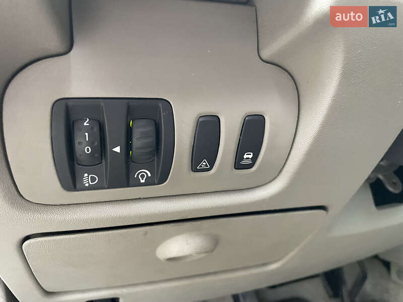 Минивэн Renault Scenic 2003 в Красилове