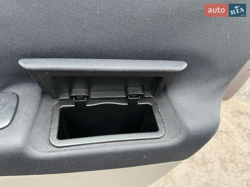 Минивэн Renault Scenic 2003 в Красилове