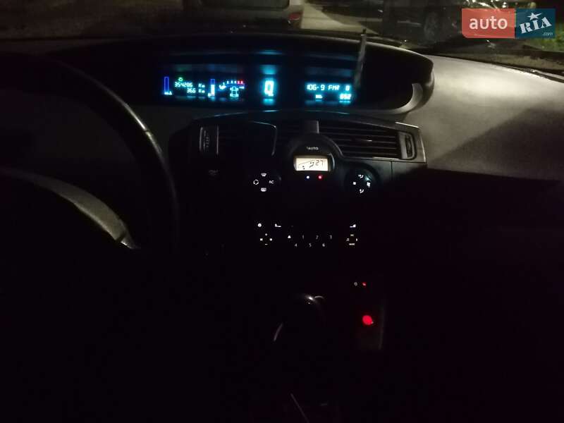 Мінівен Renault Scenic 2005 в Луцьку