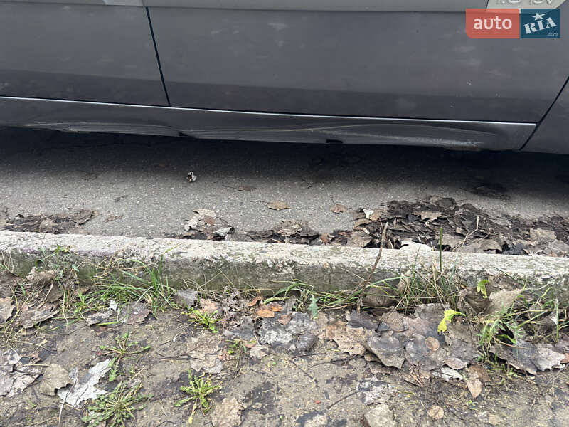 Мінівен Renault Scenic 2004 в Запоріжжі